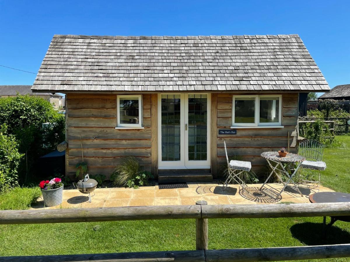 The Hat'S Hut Mixbury Exterior photo