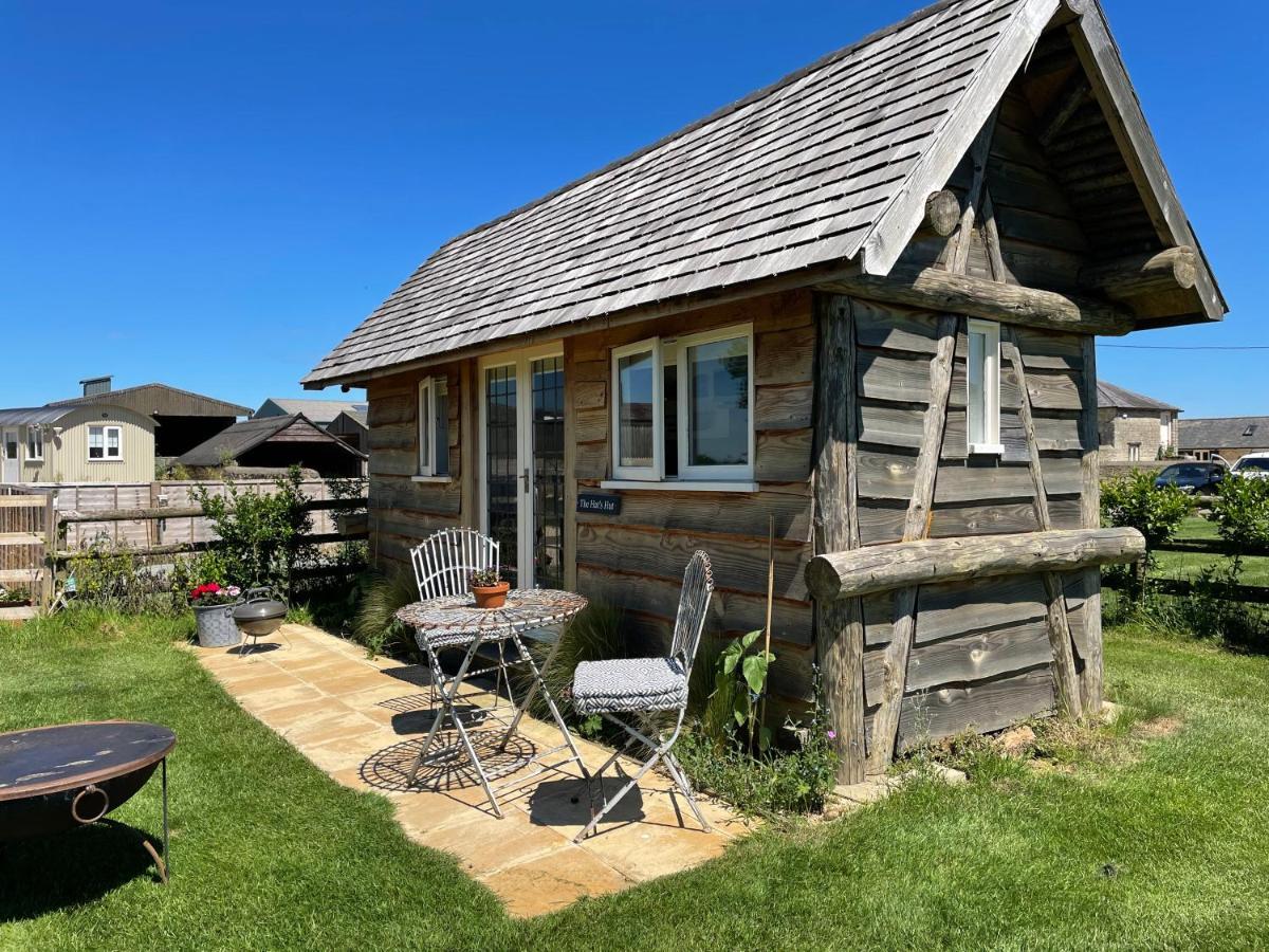 The Hat'S Hut Mixbury Exterior photo